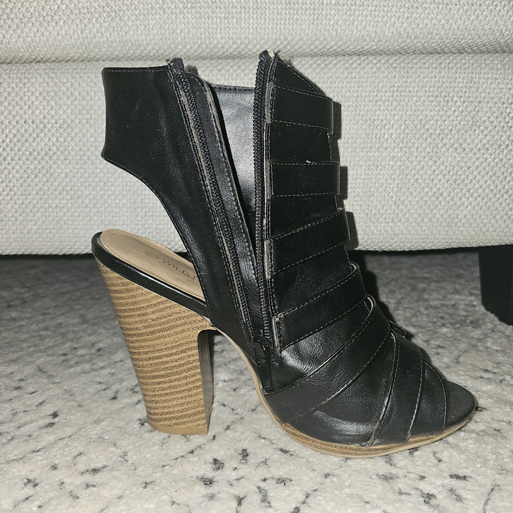 Wild Diva Black Buckle Booties - Picture 4 of 4
